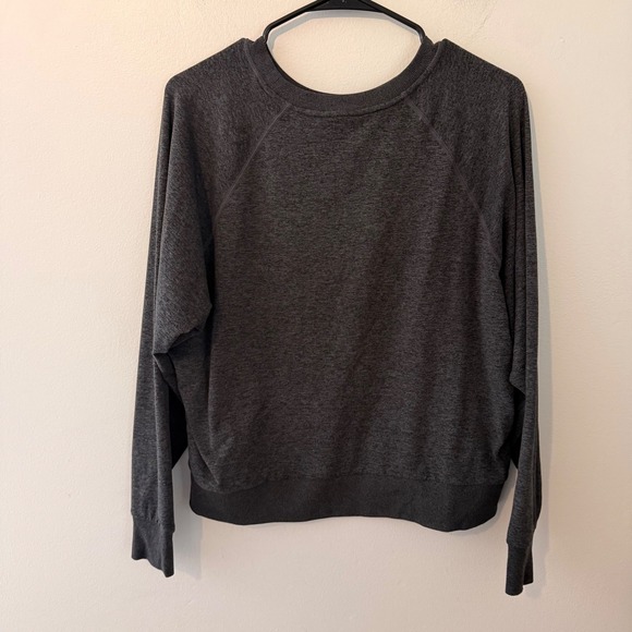 Vuori Womens Charcoal Heather Halo Performance Crew Sweatshirt VW241 Gray Size M - Picture 4 of 8